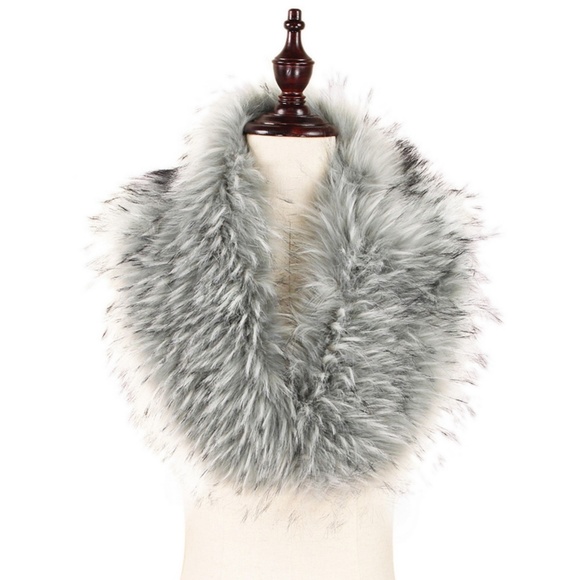 SAVA Accessories - Faux Fur Infinity Scarf